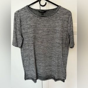 Banana Republic luxespun striped short sleeve tee Size S